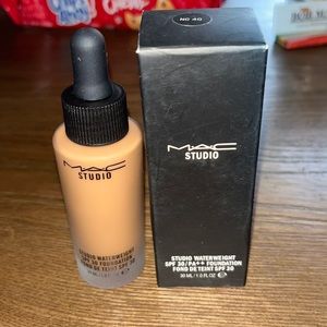 Mac foundation NC40